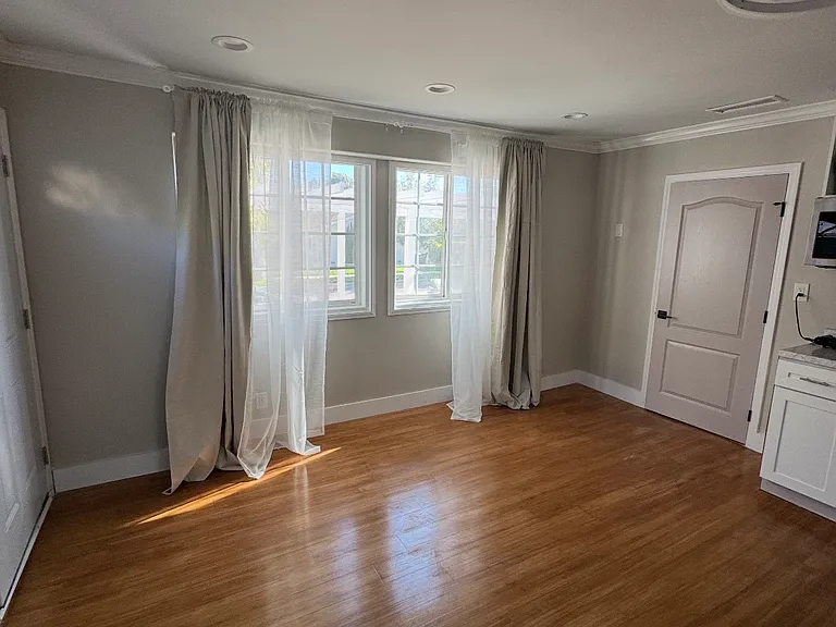 23401 Schoenborn St #2 — Photo 2