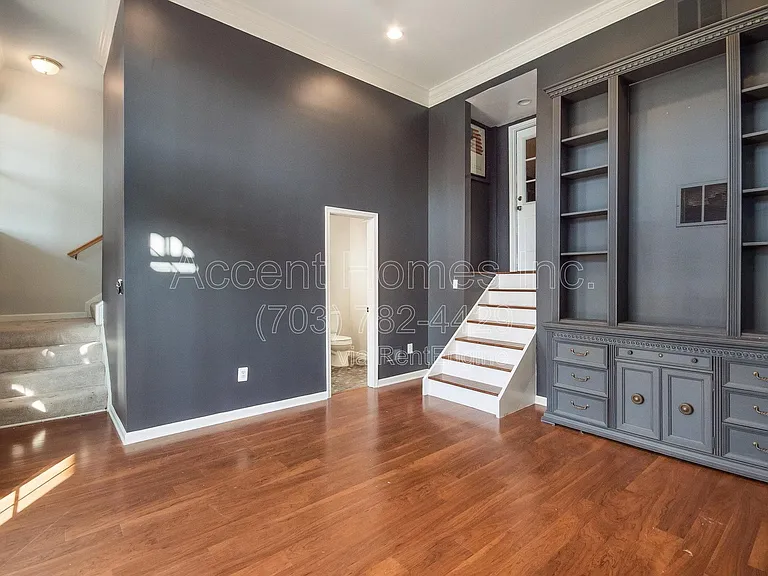 6450 Waterfield Rd — Photo 11