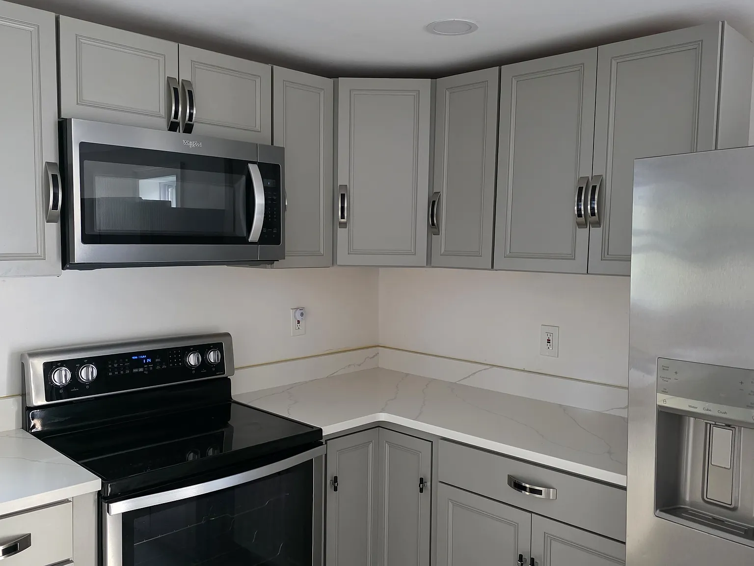 3 bed, 1200 sqft, $2,000 — Photo 2