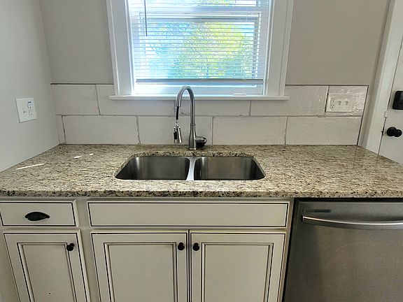 3rd image of 181 Olentangy St #181