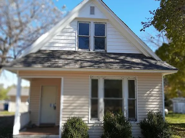 202 S Grand Ave, Eldon, MO 65026