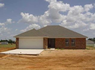 891 E Cemetary Rd, Tuttle, OK 73089