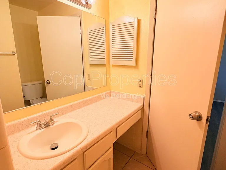 9319 Cliff Point Dr — Photo 17
