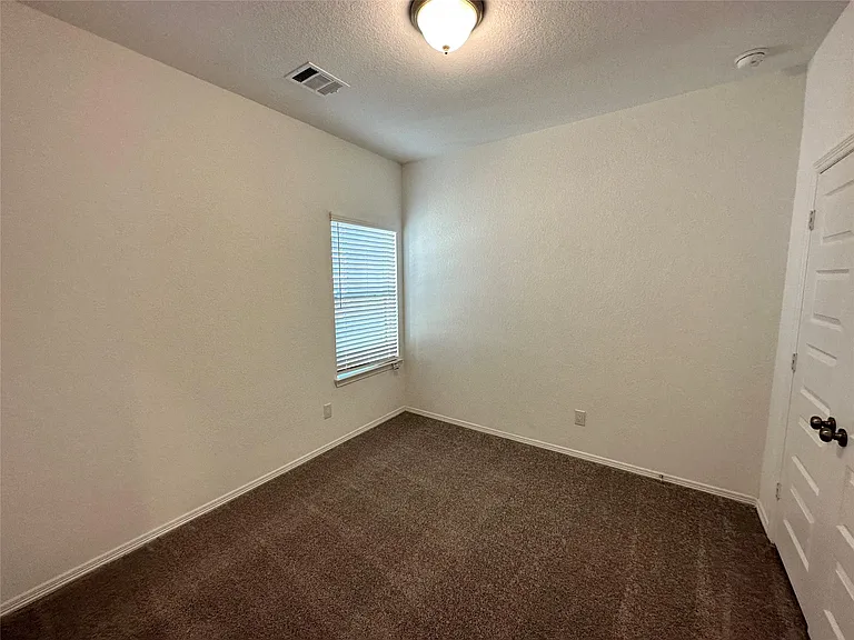 16504 Moss Ln — Photo 11