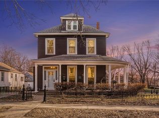 527 Kickapoo St, Leavenworth, KS 66048