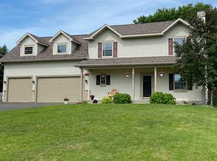 2501 Burl Oak Curv, Hudson, WI 54016