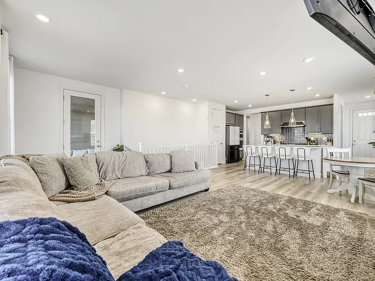 17883 W 93rd Pl — Photo 9