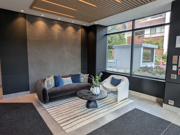 110 E 17th St, North Vancouver, BC