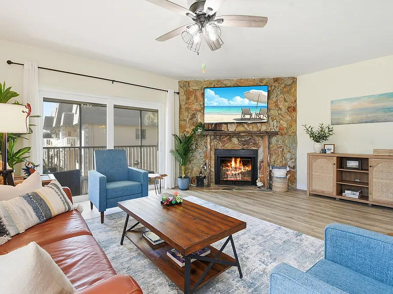 255 Capri Cir N #8 — Photo 16