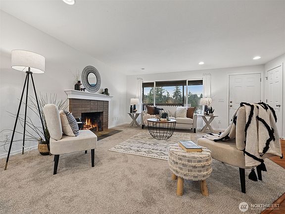 5th image of 10208 55th Avenue E