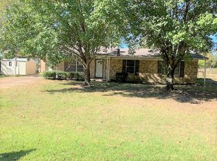 900 Gail St, De Kalb, TX 75559