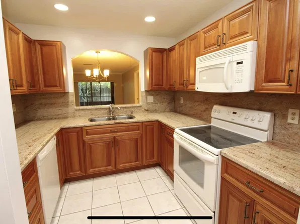 12056 Suellen Cir, Wellington, FL 33414