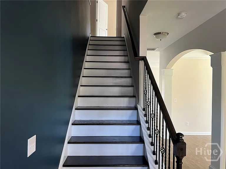 604 Majestic Dr — Photo 44