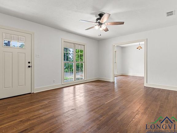3rd image of 209 Leonard Dr