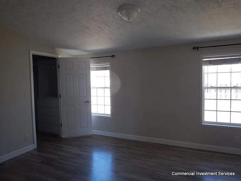 1328 Bridle Dr — Photo 10