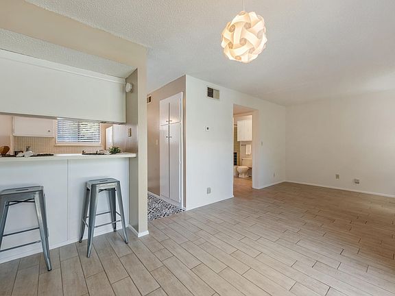 3rd image of 500 E Riverside Dr APT 119