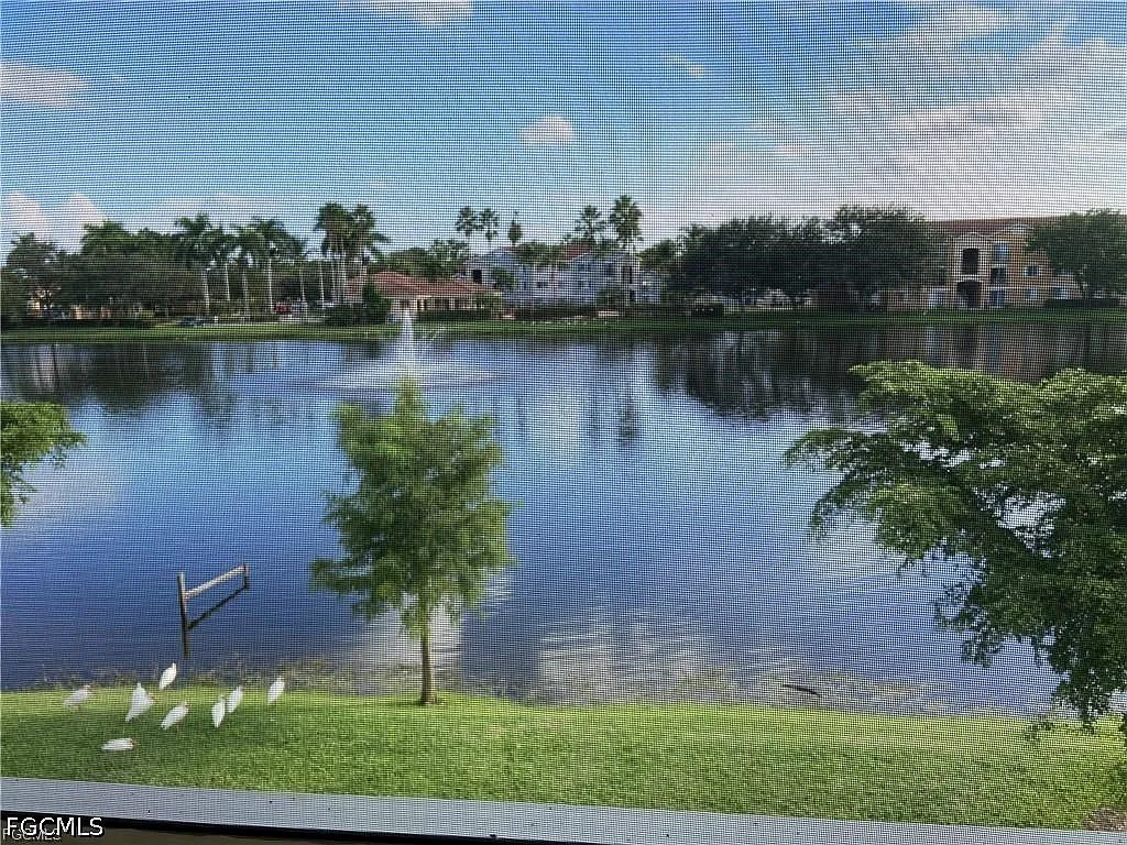 2 bed, 2.0 bath, 932 sqft, $1,200 — Photo 4