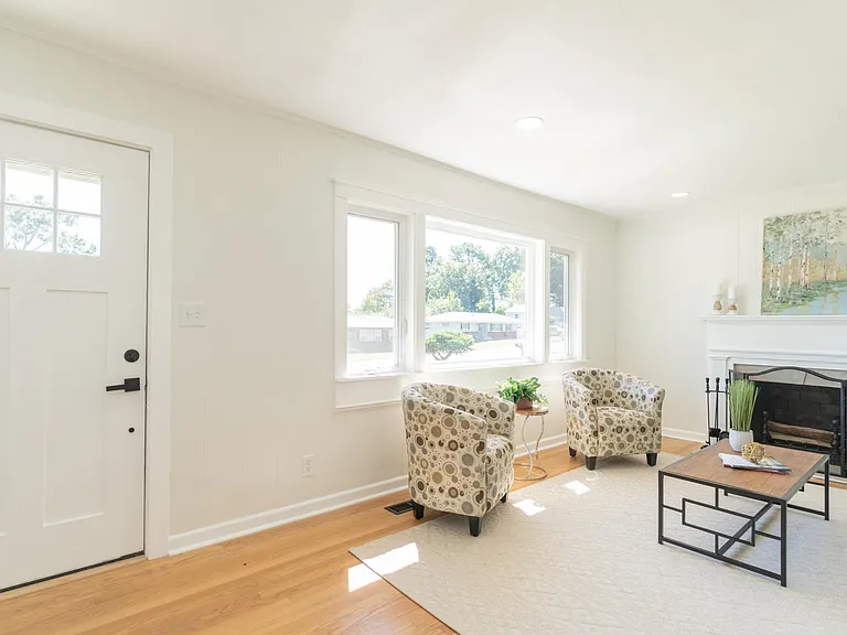 913 Woodmore Ter — Photo 17
