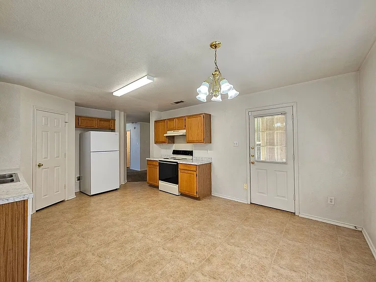 4604 Ledgestone Dr — Photo 3