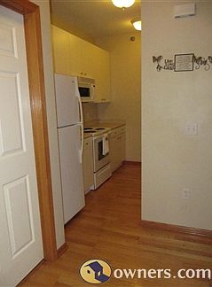 Entryway/Kitchen