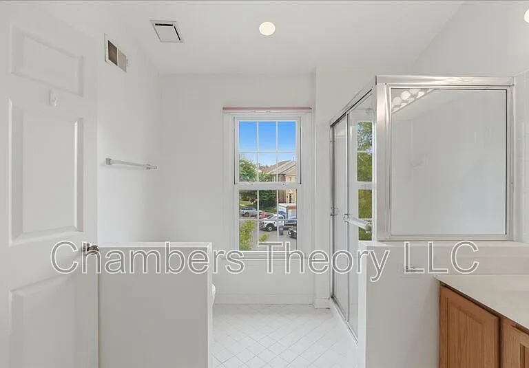 12328 Quiet Hollow Ct — Photo 17