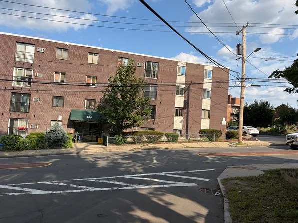 505 Washington Ave APT 26, Chelsea, MA 02150