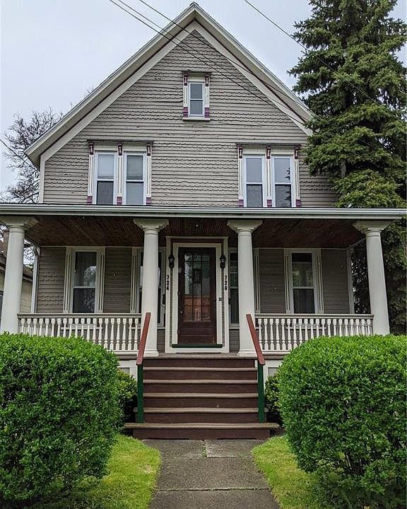 1st image of 724 Plymouth Ave