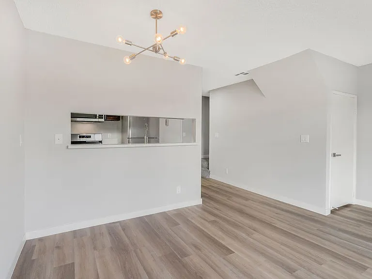 Crenshaw Townhouse — Photo 23