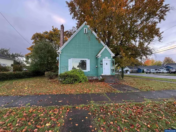 389 C St, Independence, OR 97351