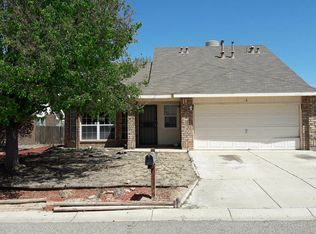 8 Apache Plume Rd, Los Lunas, NM 87031