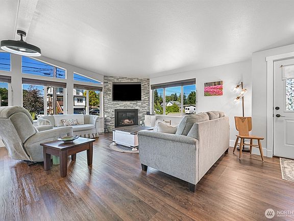 4th image of 219 Mitchell Street