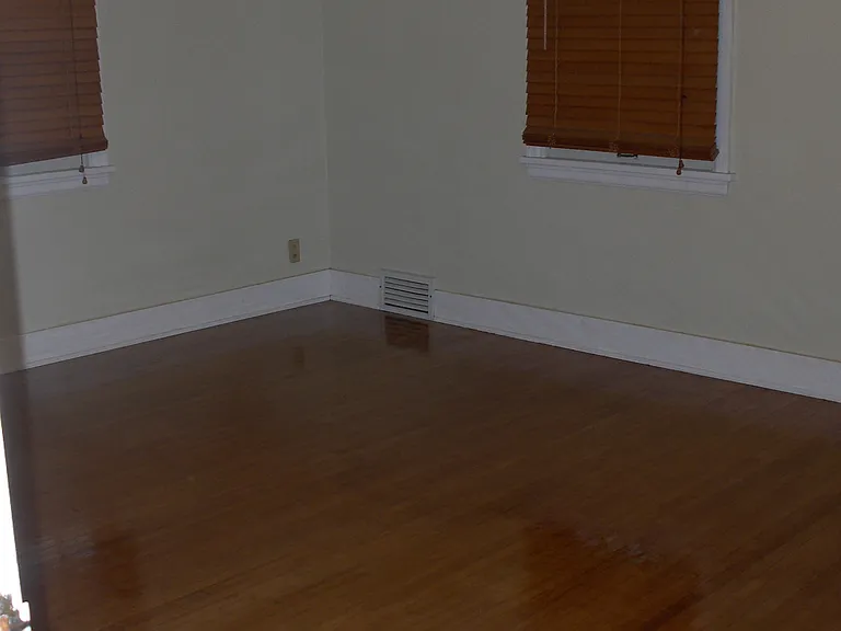 120 Lovejoy Ave — Photo 4