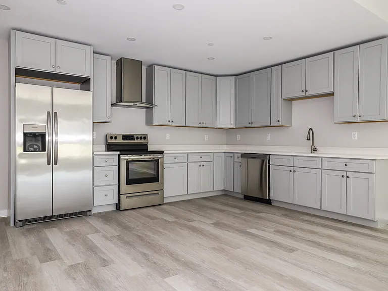 500 Commerce St #203 — Photo 3