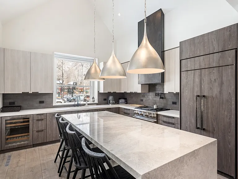 131 W Bleeker St — Photo 4