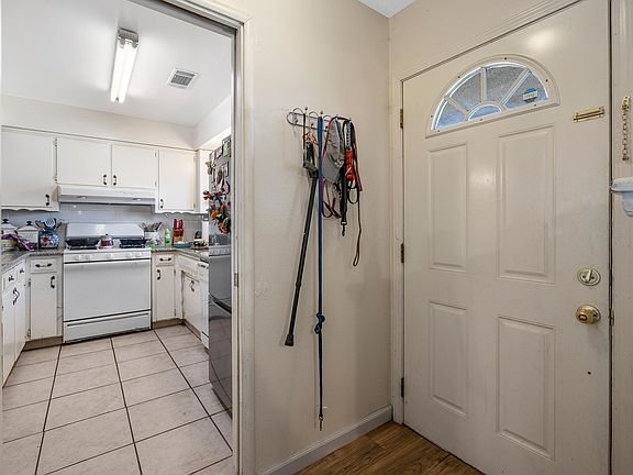4th image of 3534 W Laurel Avenue