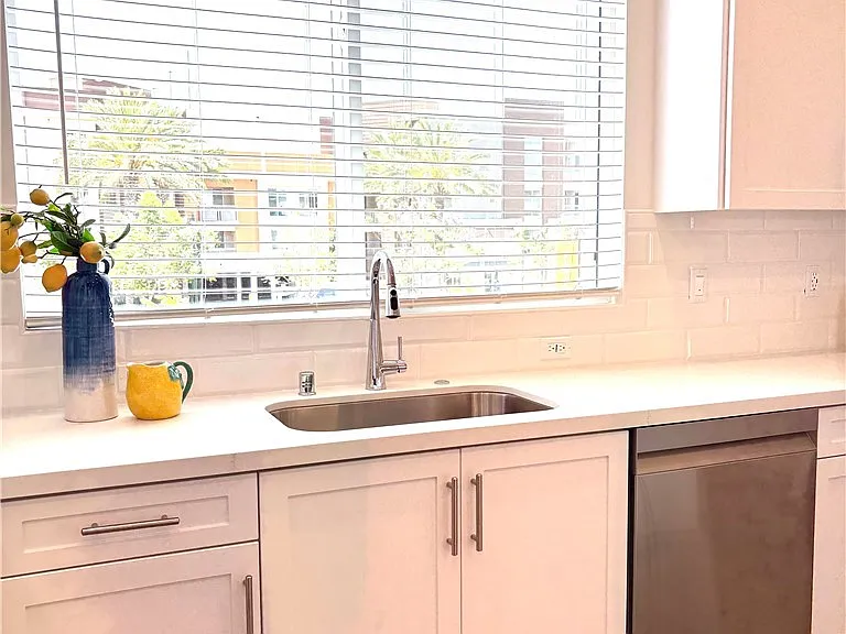 7268 Ellington Dr — Photo 25