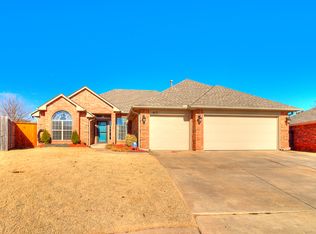 413 NW 142nd Cir, Edmond, OK 73013