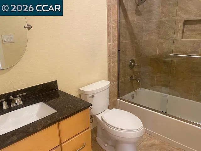 3 bed, 1052 sqft, $3,450 — Photo 3