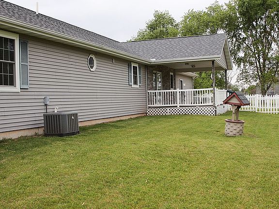BACK YARD COVERED PORCH