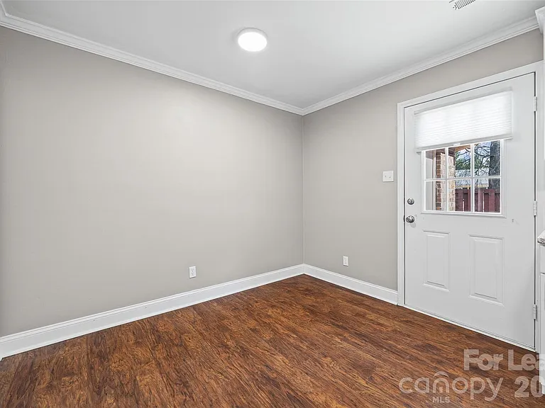1933 Ebenezer Rd — Photo 14