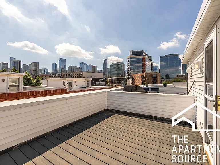 855 W Erie St #120 — Photo 20