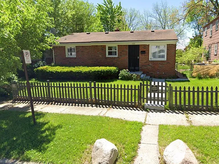 1709 Freeman St — Photo 1