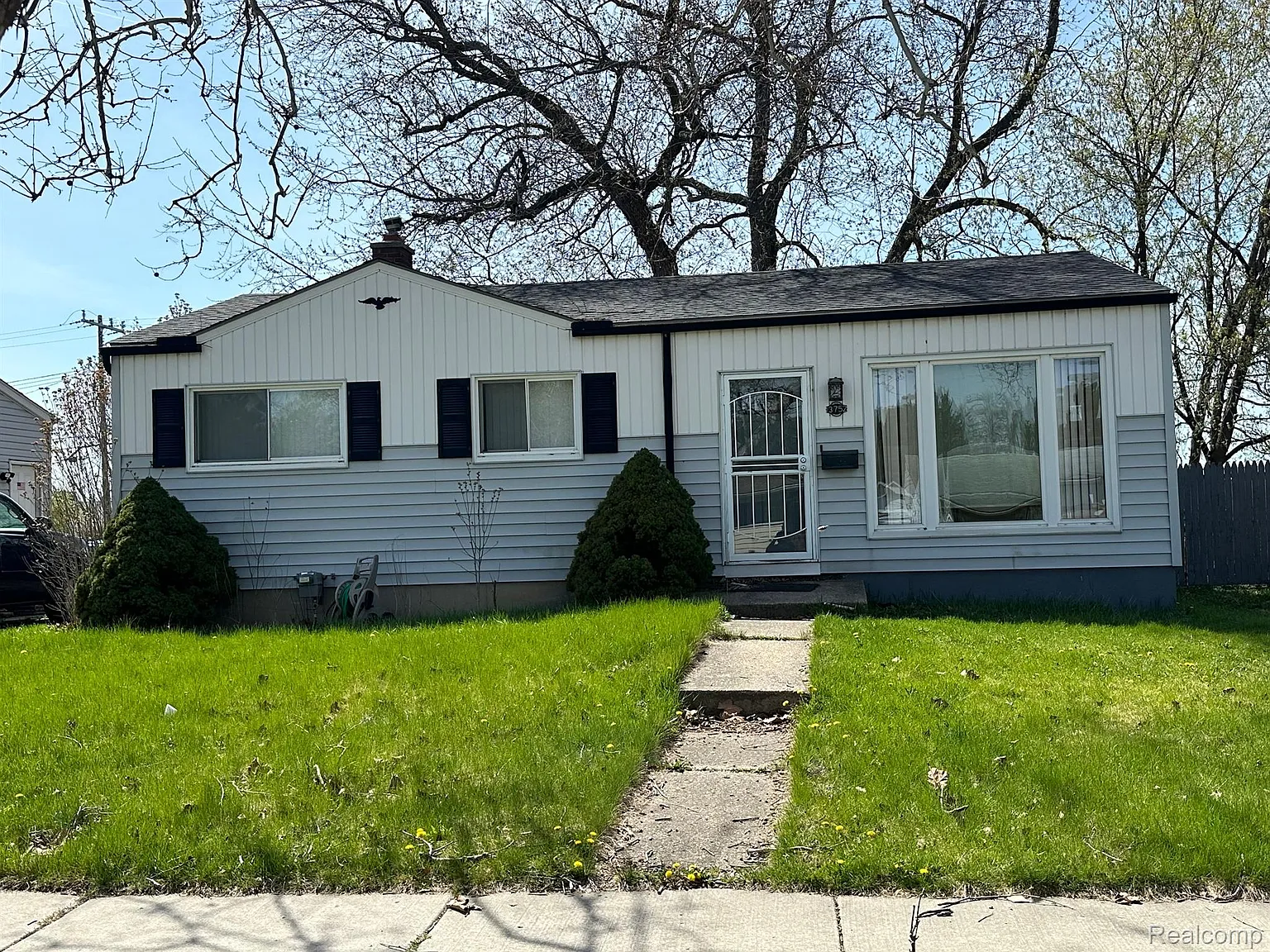 13752 Sherman Ave photo 1