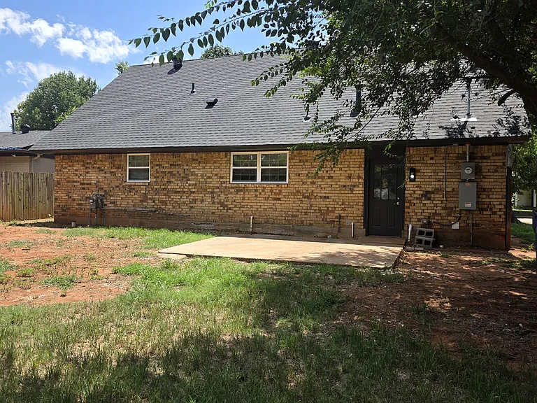 641 Redstone Ave — Photo 27