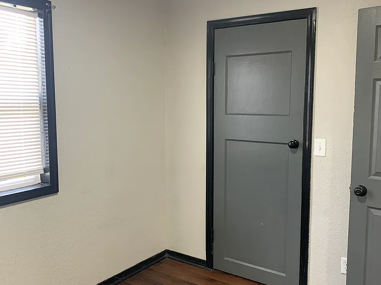 1801 N Madison Ave — Photo 12