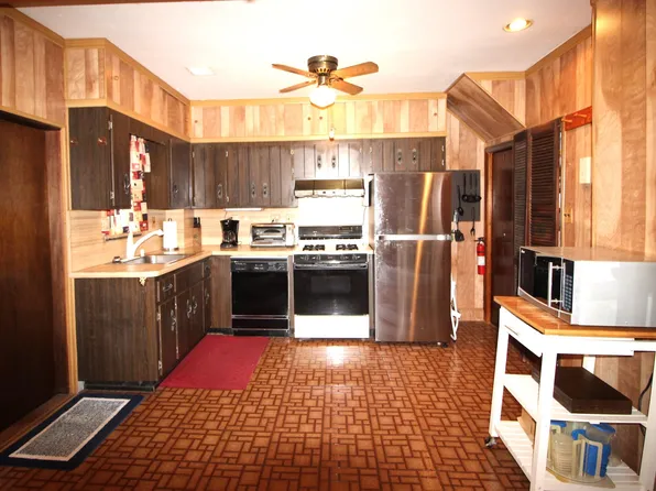 425 Davis Avenue image 10 of 22