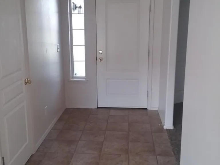 745 Caswell Ave W — Photo 10