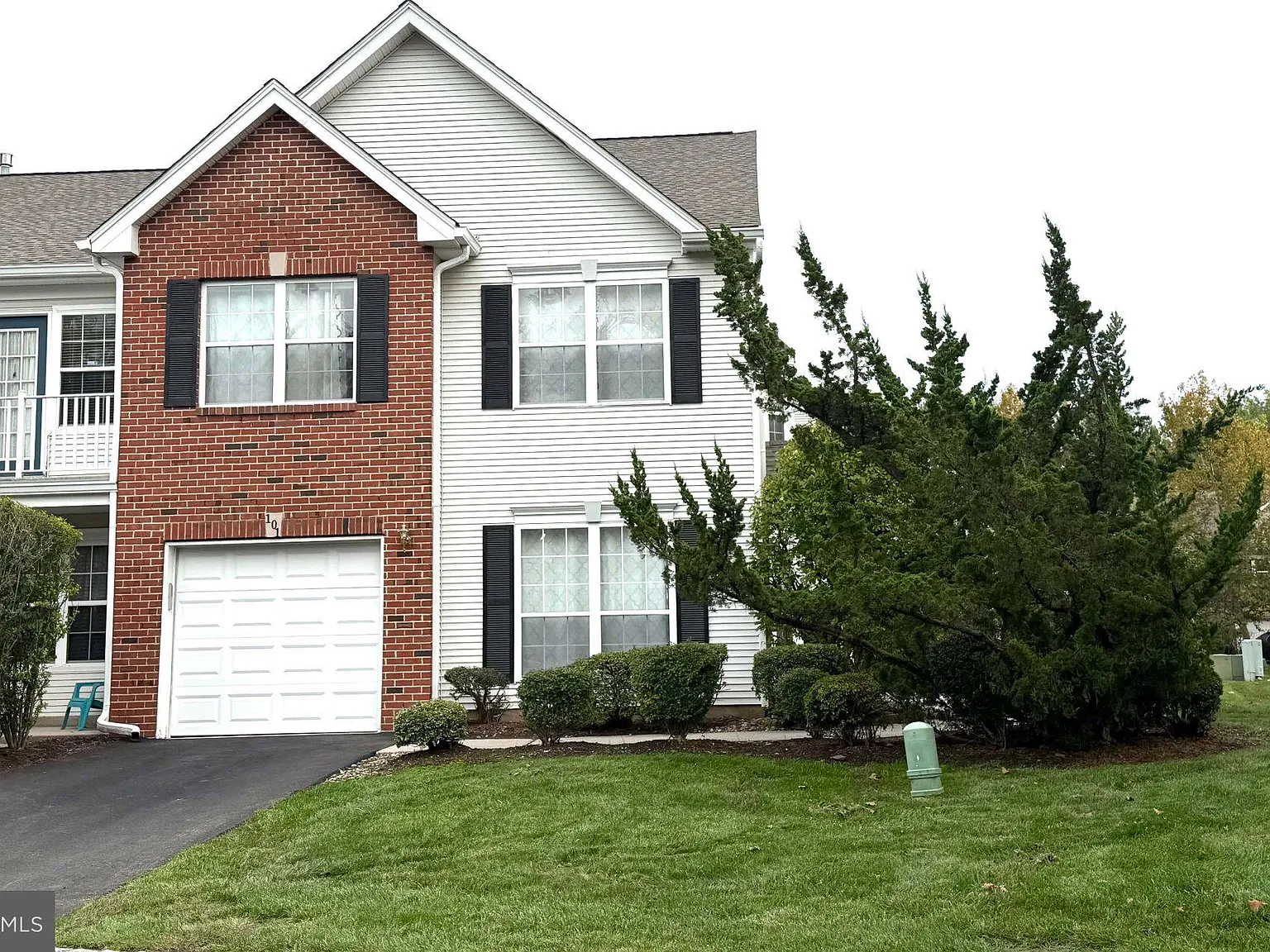 3 bed, 2.5 bath, 1968 sqft, $3,850 — Photo 1
