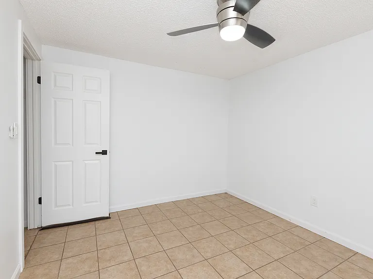 1041 Jadewood Ave — Photo 13