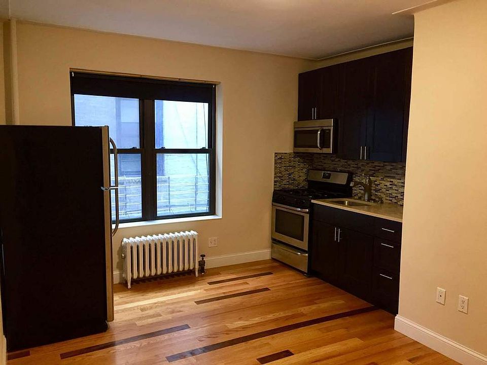 1st image of 3071 34th St APT 3A
